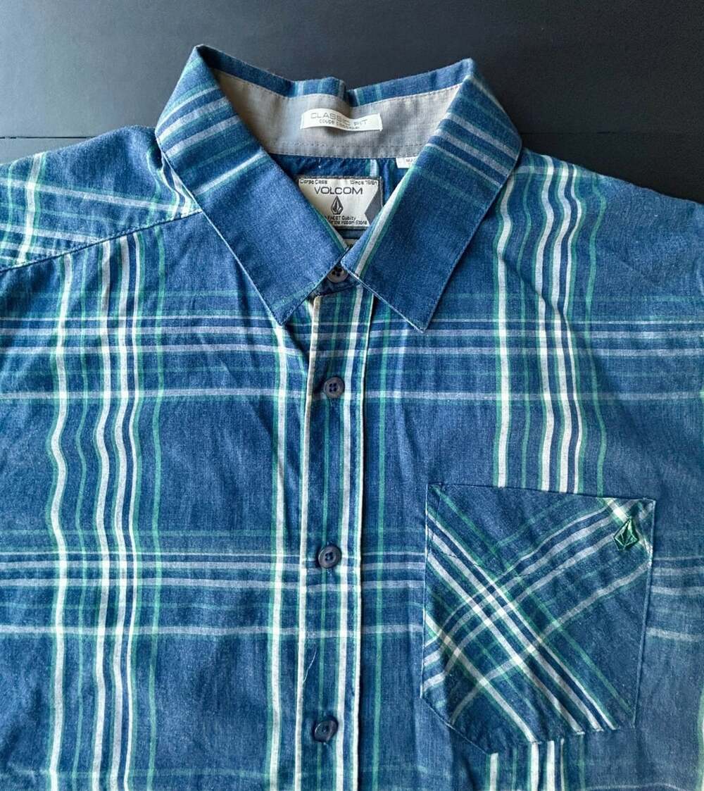 Volcom Plaid Button Up Shirt Size Small Blue Green